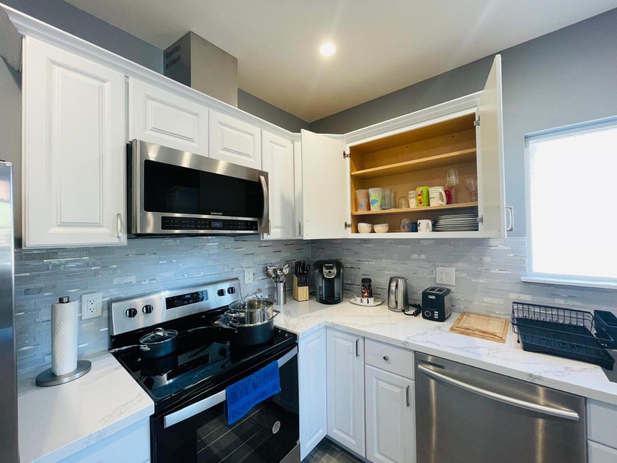 Green Lake 1St Line Home A With Central Air Conditioners ซีแอตเทิล ภายนอก รูปภาพ